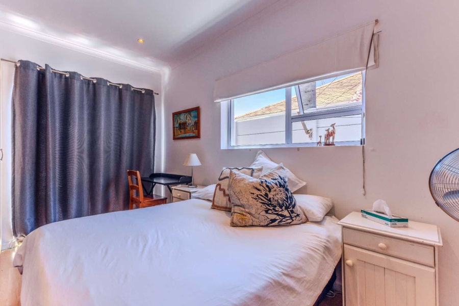 To Let 4 Bedroom Property for Rent in Fresnaye Western Cape